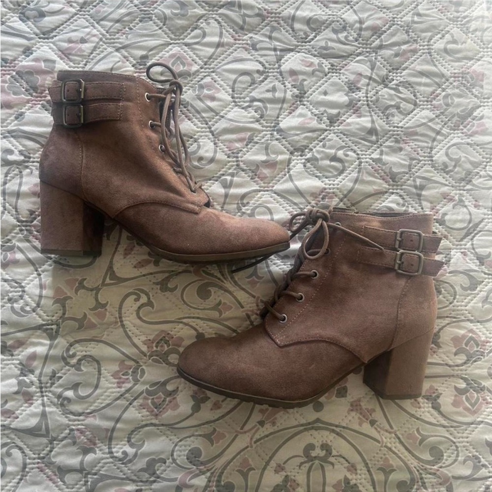 Madden Girl Women's Tan and Brown Boots